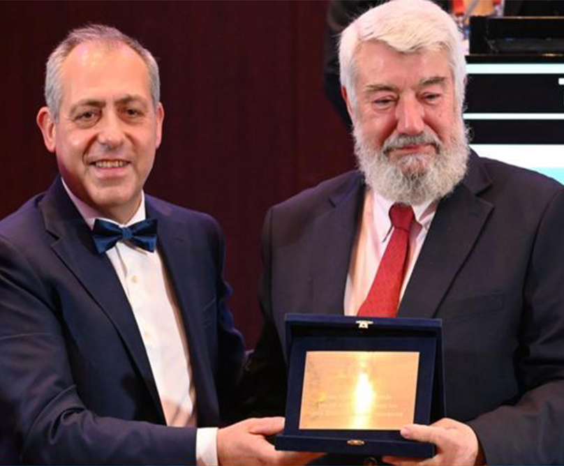 Βράβευση του Αχιλλέα Λιούλια στο 14ο Συνέδριο της Εταιρείας Χειρουργών Θώρακος-Καρδίας-Αγγείων