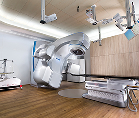 Ποιος ο ρόλος των ακτινοθεραπευτικών μηχανημάτων τελευταίας τεχνολογίας στην αντιμετώπιση του καρκίνου;
