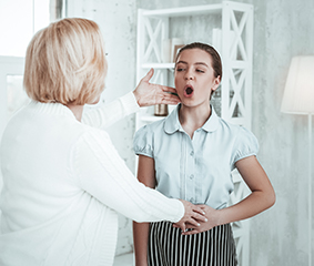 Βράγχος φωνής: πότε είναι σήμα για έλεγχο;