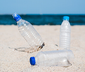 Πλαστικά στην θάλασσα